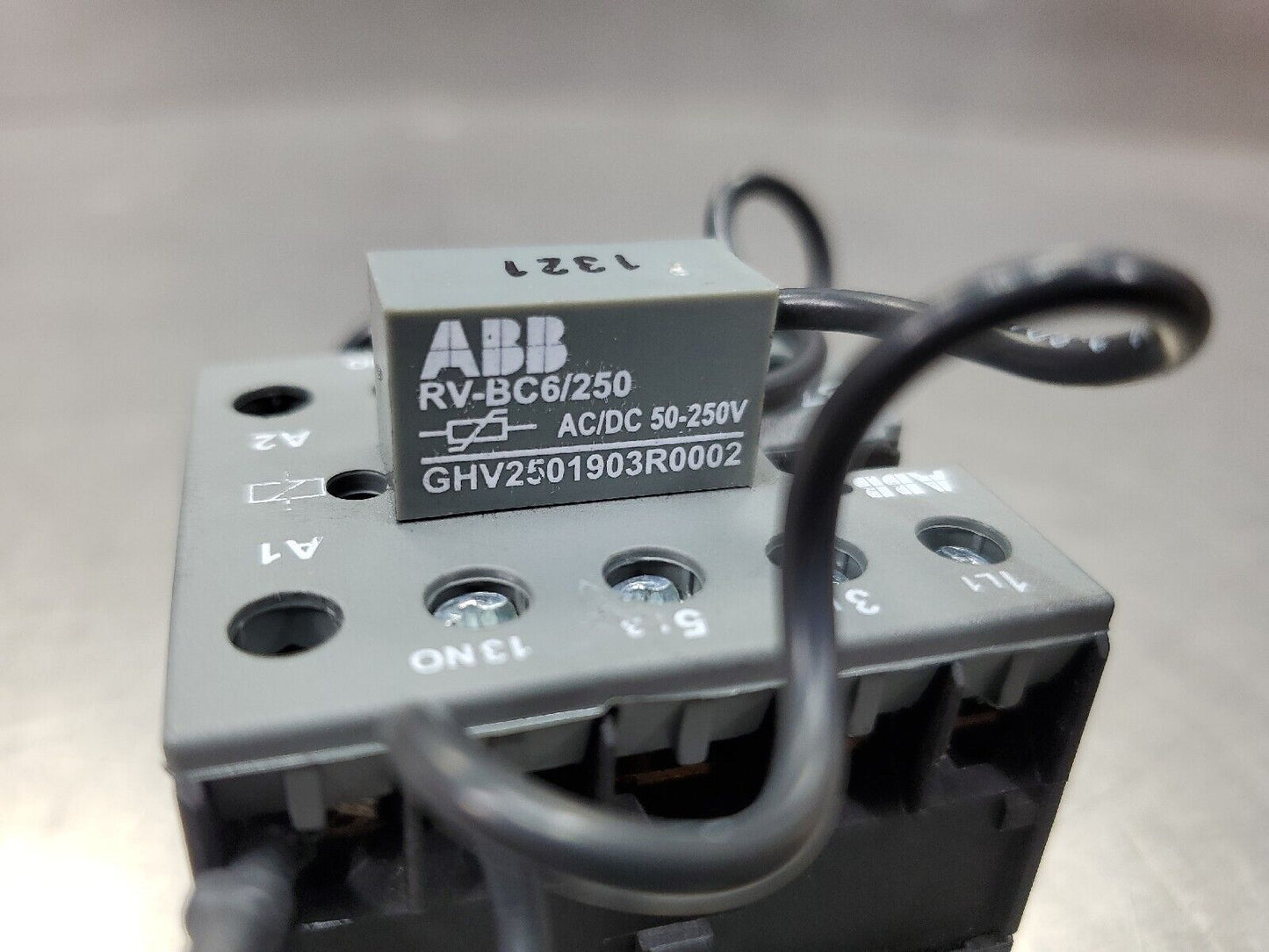 ABB B7-30-10 Contactor w/RV-BC6/250 Module. 4E-1