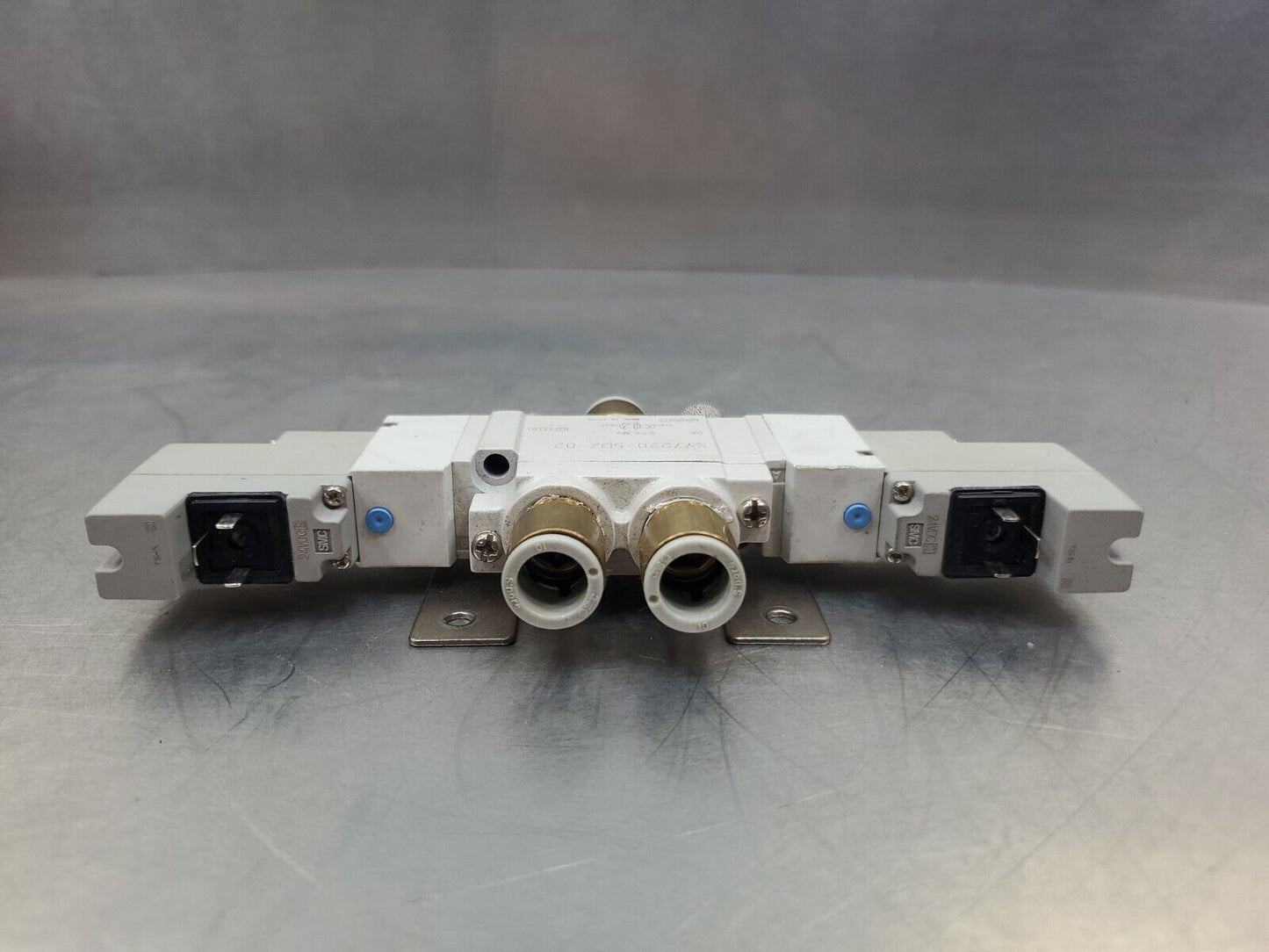 SMC SY7220-5DZ-02 Pneumatic Solenoid Valve. 6D-2
