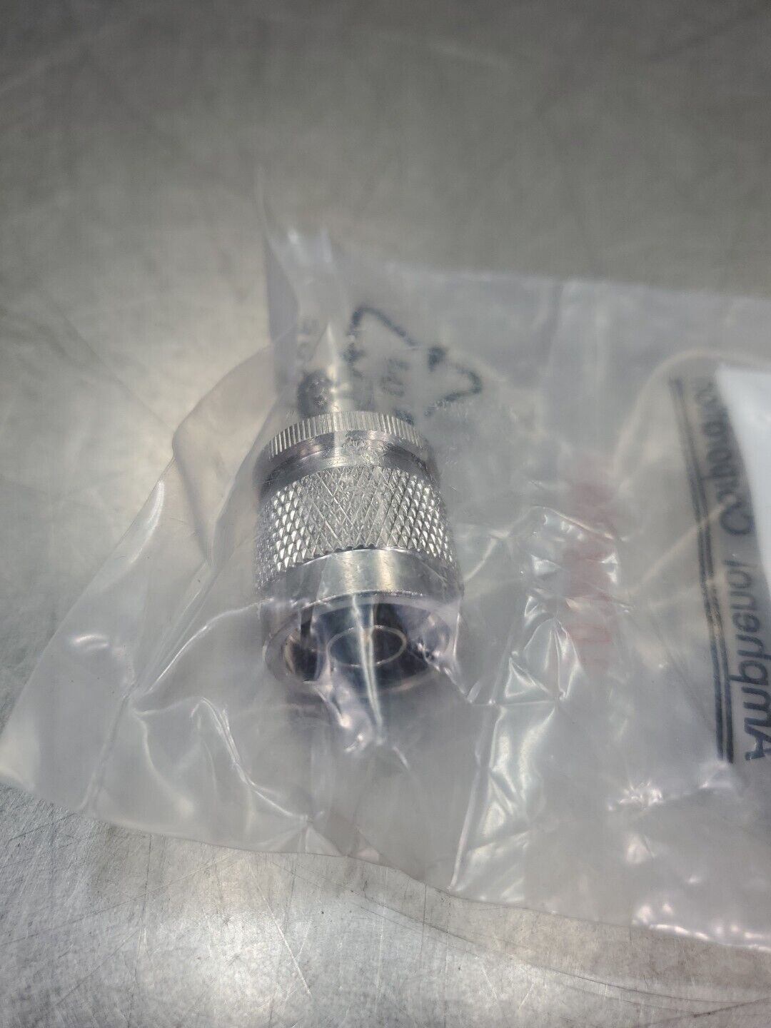 Amphenol 103047300 Connector Unit. 5E-20