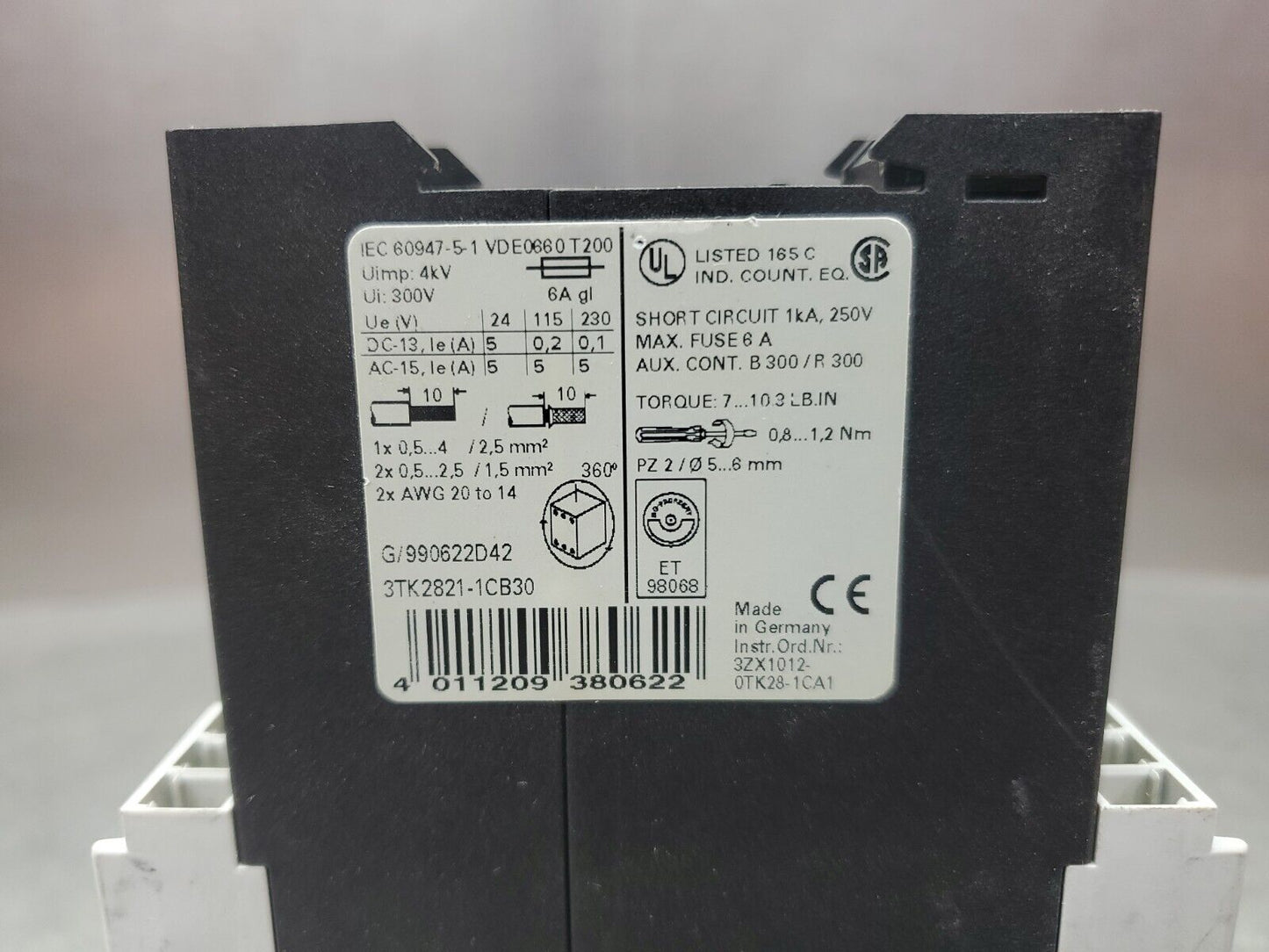 Siemens SIGUARD 3TK2821-1CB30 Safety Relay 4E-8