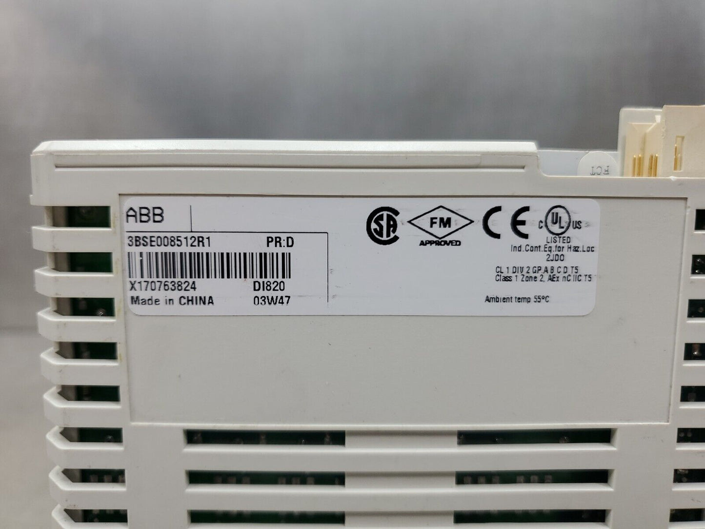 ABB 3BSE008512R1 DI820 8-Channel Digital Input Module 120V AC/DC. 4C