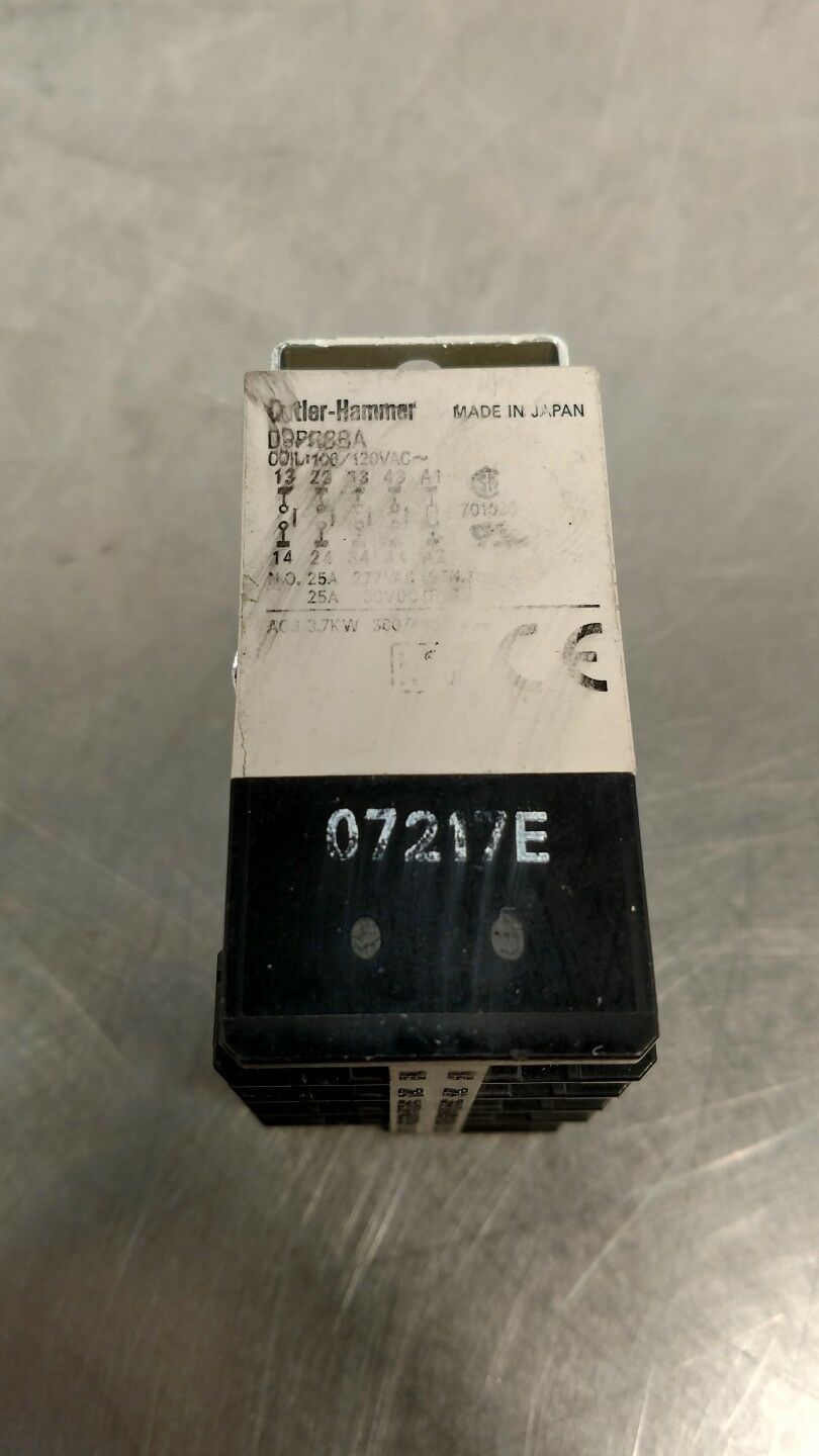 Cutler-Hammer D8PR8BA Relay Module 4D