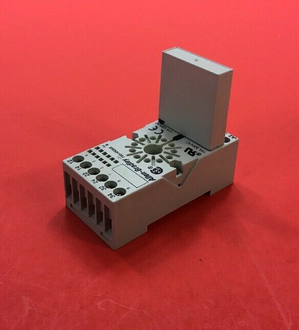 Allen-Bradley 700-HN203 / 700-HSV3 Series A 11 Pin Relay Socket & Suppressor. 4B