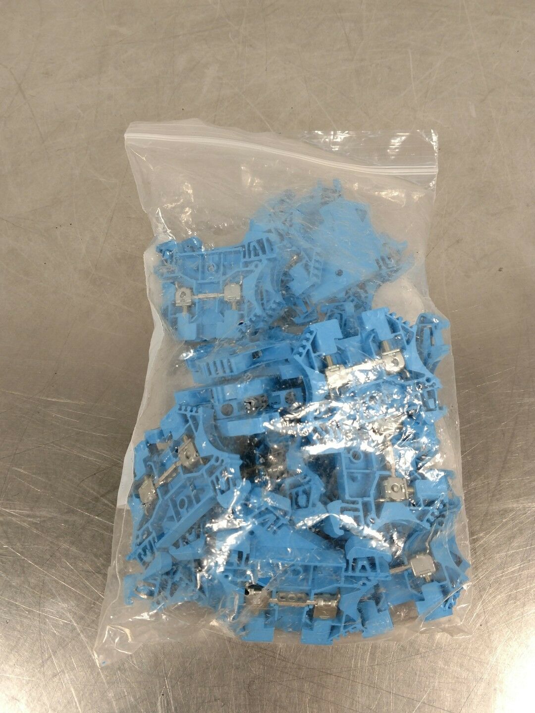 Allen Bradley 1492-J4Q Lot of (26) Terminal Blocks Blue 6B