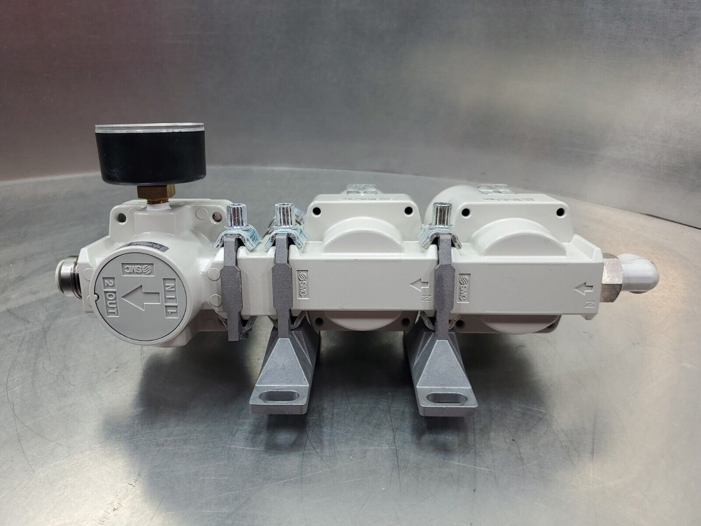 SMC AR40-N04-Z-A Pressure Regulator w/AF40-N04D-2Z-A, AFM40-N04D-2Z-A. 6D