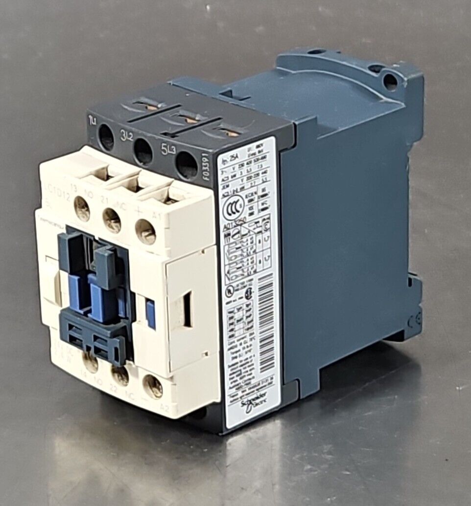 Schneider LC1D12BL Contactor. Loc4E-24