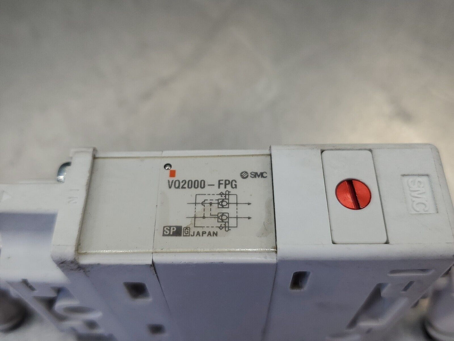 SMC VQ2000-FPG Pneumatic Valve Check Block VQ2000FPG. 6D-14