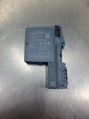 Siemens 6ES7131-6FD01-0BB1 Module w/6ES7193-6BP20-0BB1 Base.               3D-70