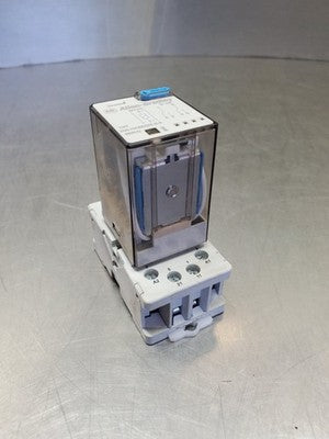 Allen-Bradley 700-HA32Z24-3-4 24VDC Control Relay w/BasePlate