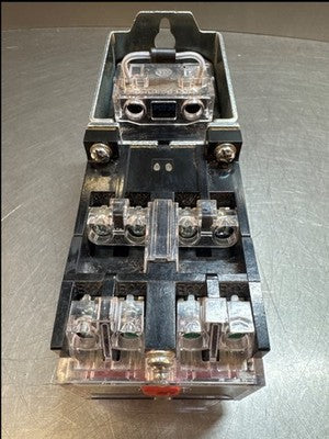 Allen-Bradley 700DC-P400Z1 DC Relay with 700-PB40