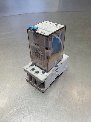 Allen-Bradley 700-HA32Z24-3-4 24VDC Control Relay w/BasePlate
