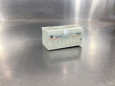 Allen-Bradley 1794-OA8 PLC Output Module 120VAC 8-Point 96222873