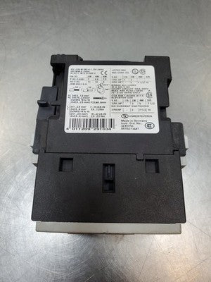 Siemens 3RT1024-1..B SIRIUS Contactor, 3-Pole, 50/60Hz