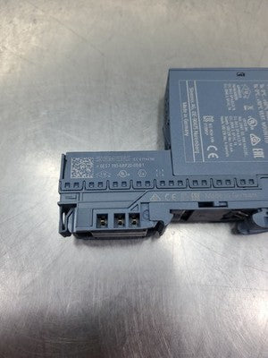 Siemens 6ES7131-6FD01-0BB1 Module w/6ES7193-6BP20-0BB1 Base.               3D-70