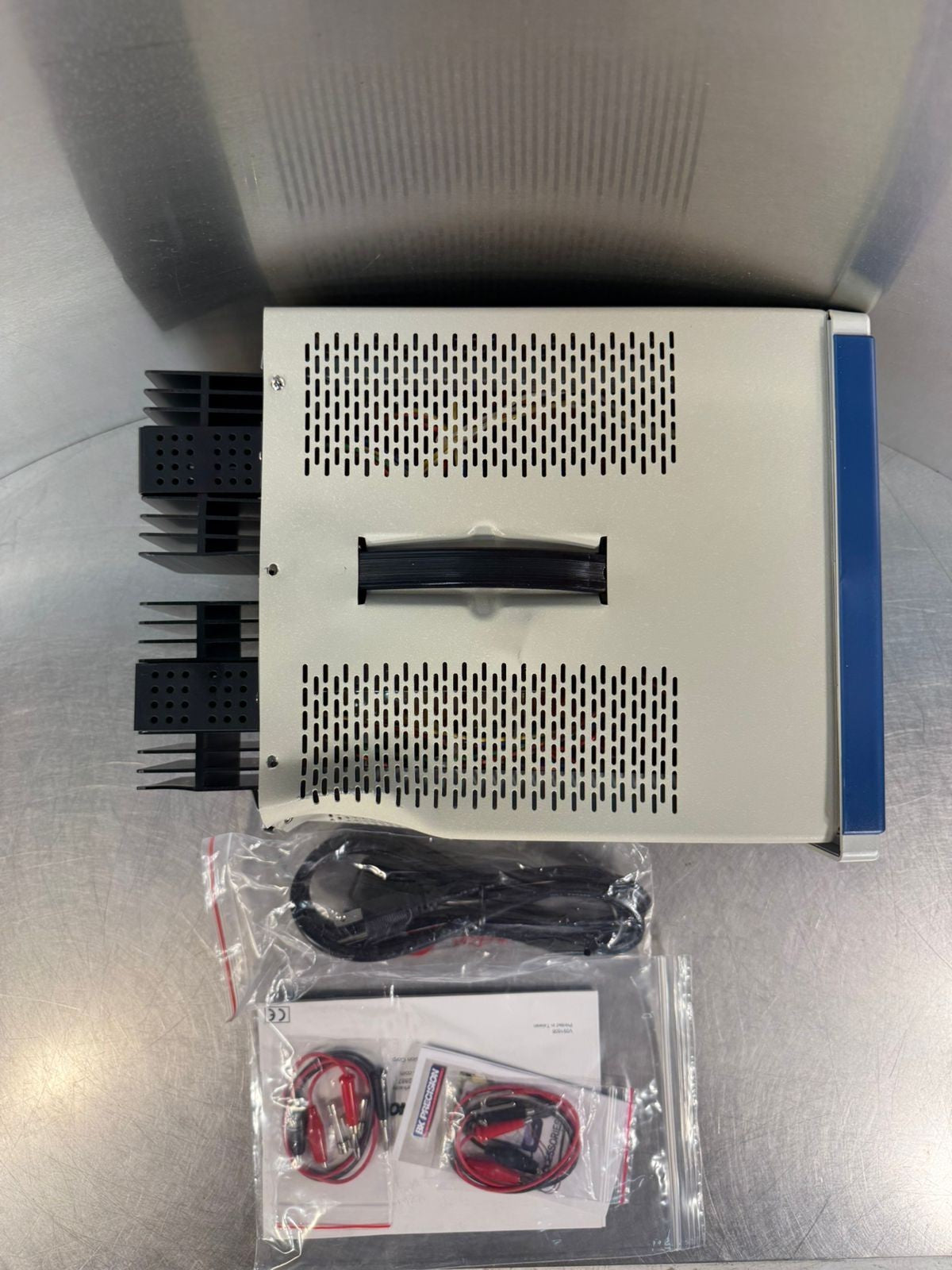 B&k Precision 1762 - Triple Output DC Power Supply                (10.3.1)