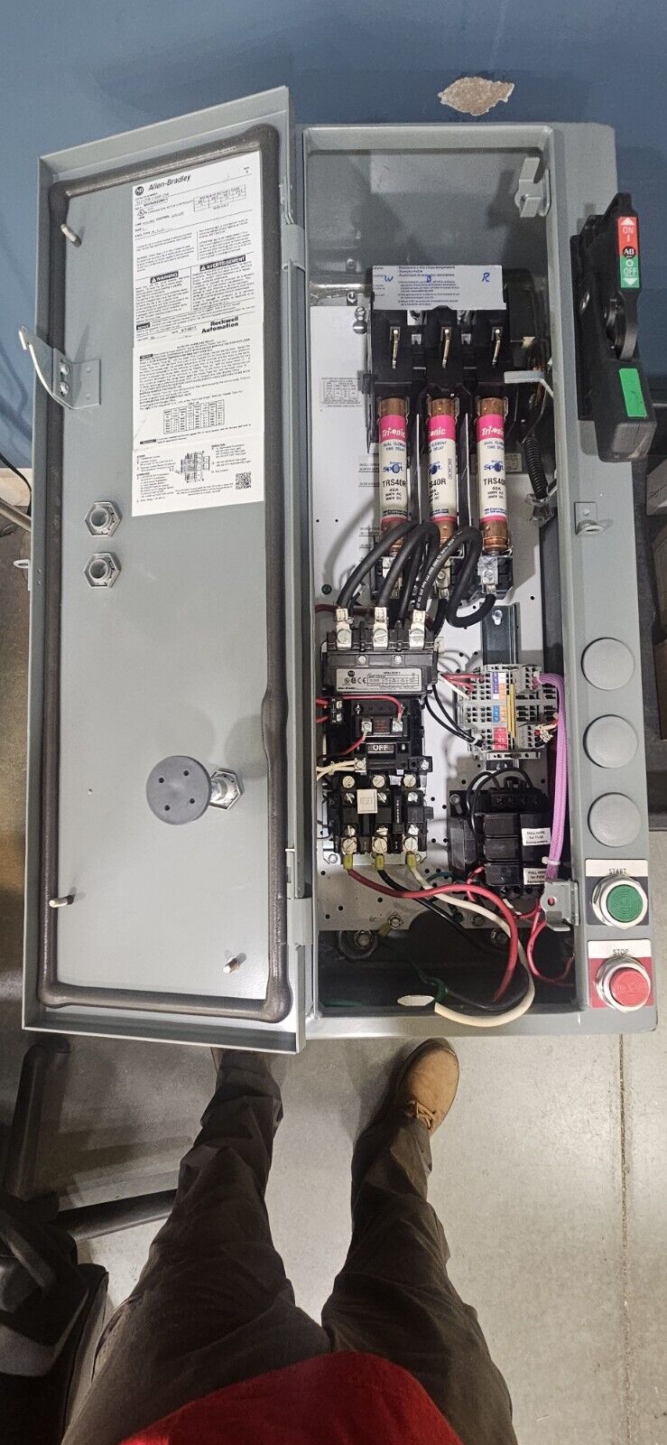 Allen Bradley 512-CFB-1-6XP-25R / 500F-CO*930 / TRS40R Combination Starter.  L4E