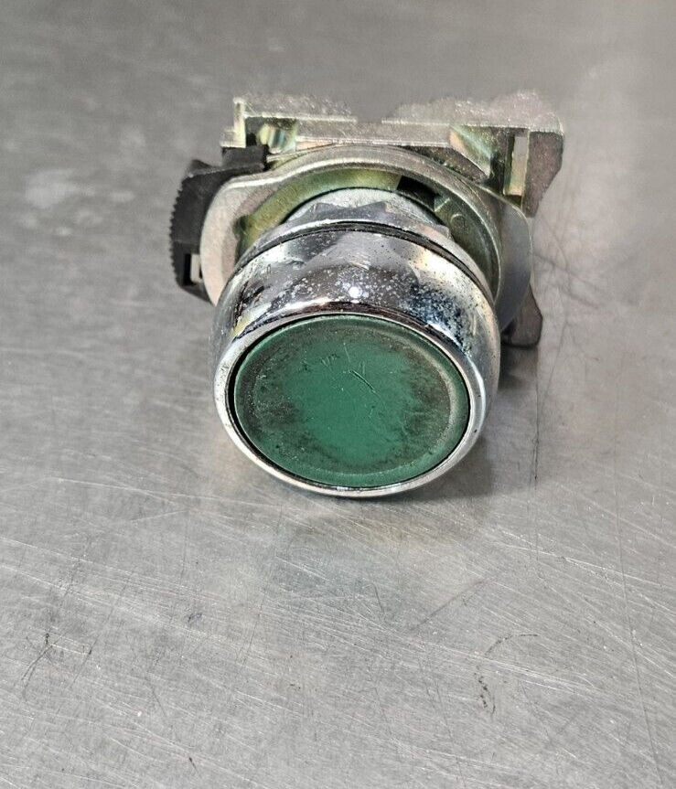 Allen Bradley 800F-X10/A Push Button green                              (BIN541)