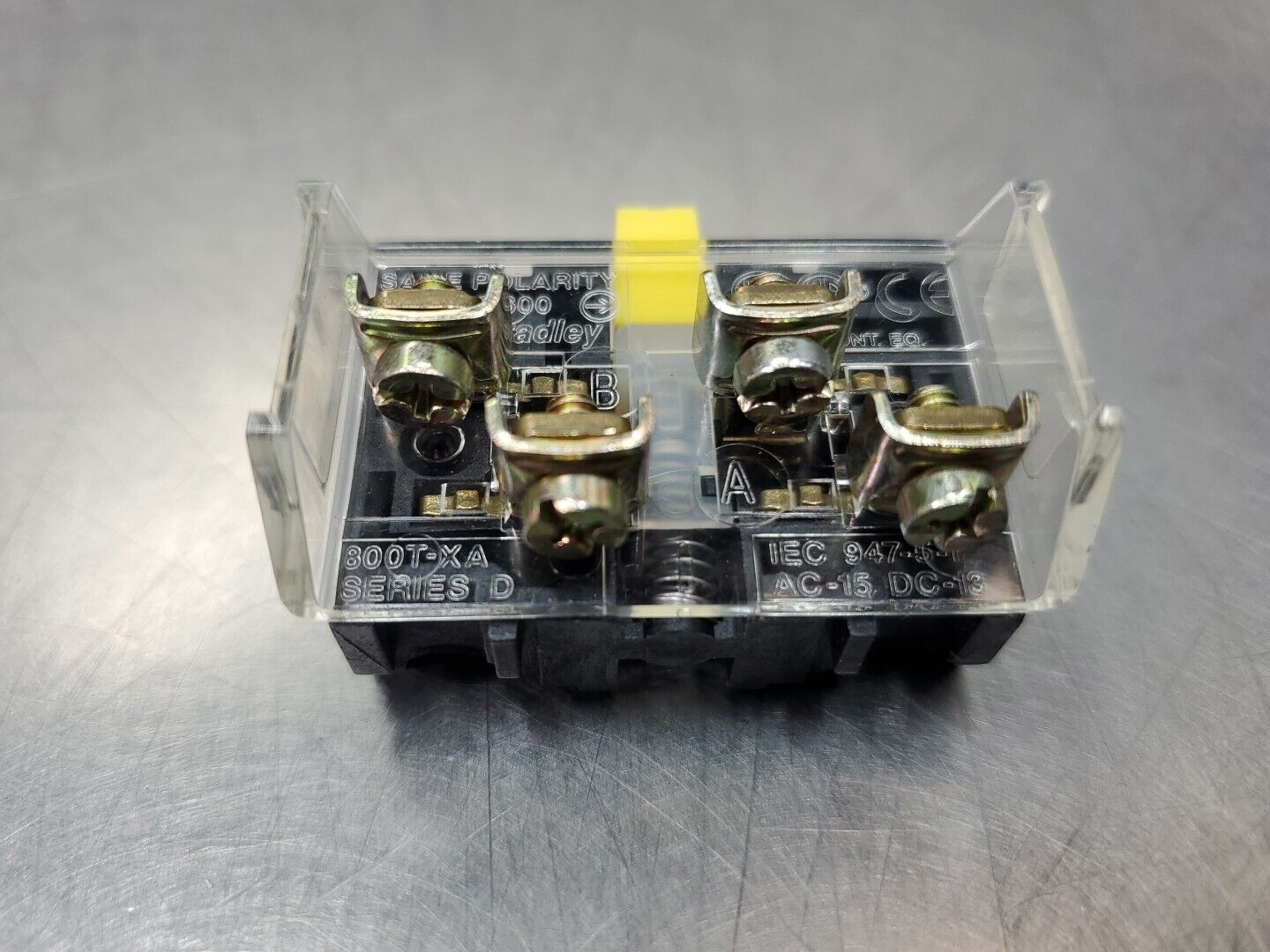 ALLEN BRADLEY 800T-XA Ser D CONTACT BLOCK.                                 4C-40