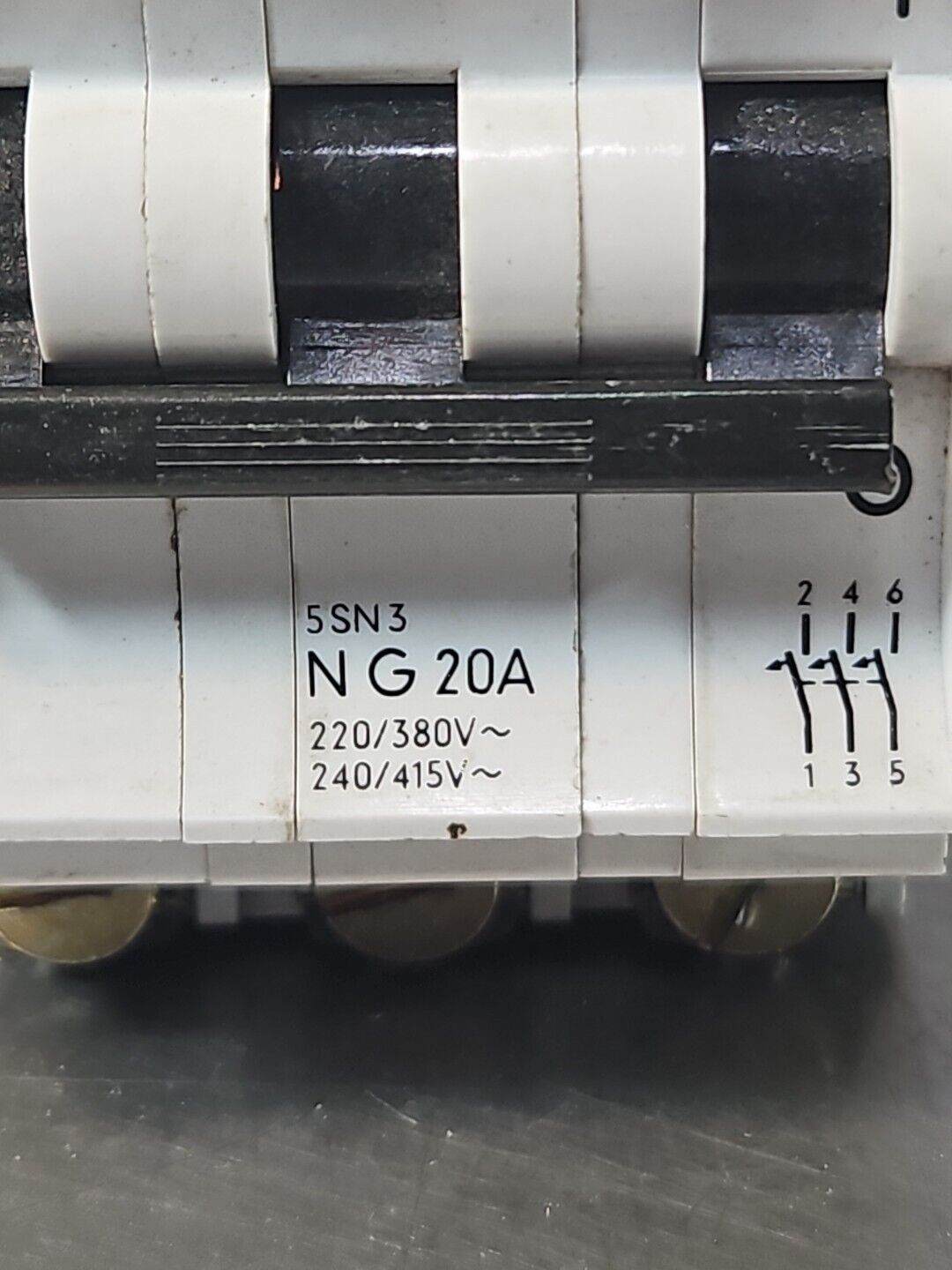 Siemens 5SN3 N G 20A 3 Pole Circuit Breaker      loc4D3