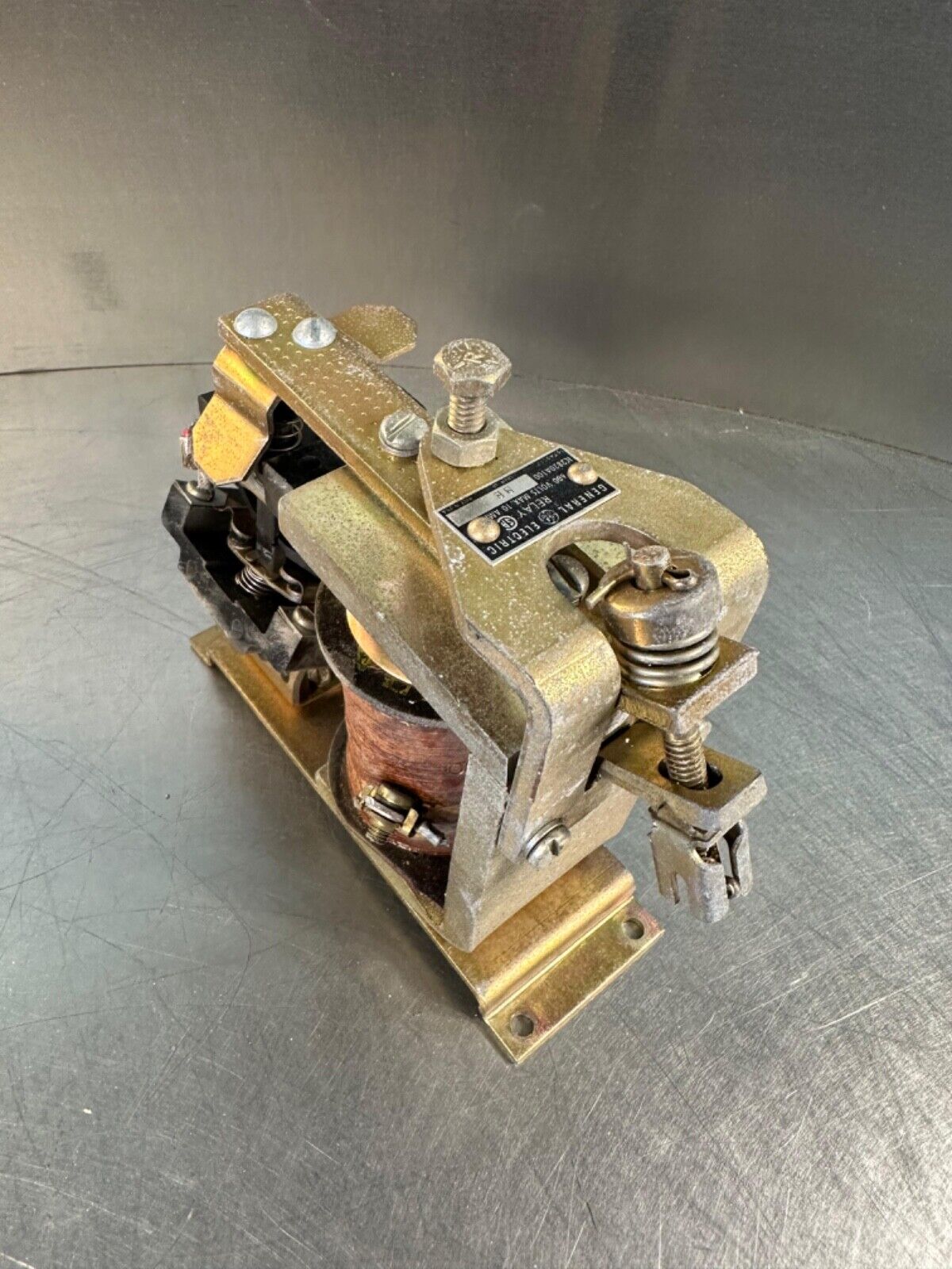 Ge IC2820A100-BB Relay 600v / 10 amp. IC2820A100BB (4c-37)