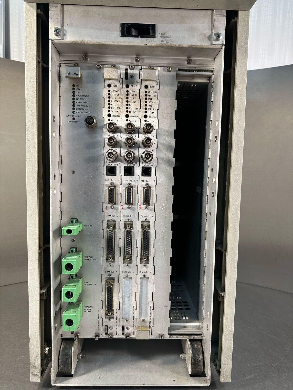 Instron FastTrack 8800 Series Serv Controller Fatigue Tensile Tester     (5.6.4)