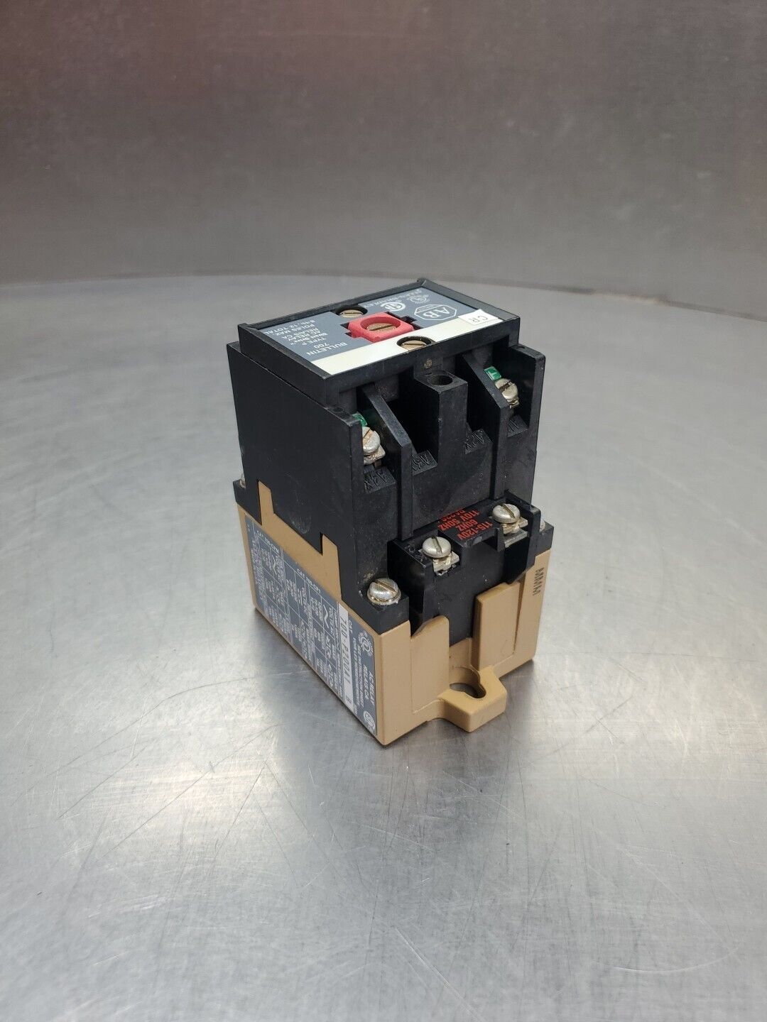 Allen Bradley 700-P200A1/B Type P AC Control Relay.                        4C-13