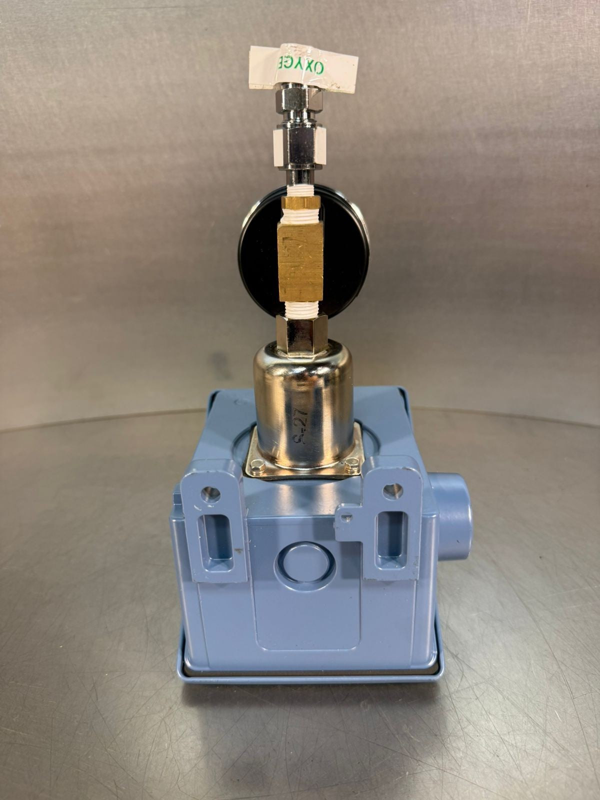 United Electric J402-15828 / 129030-10 Pressure Switch            (12.6.5)