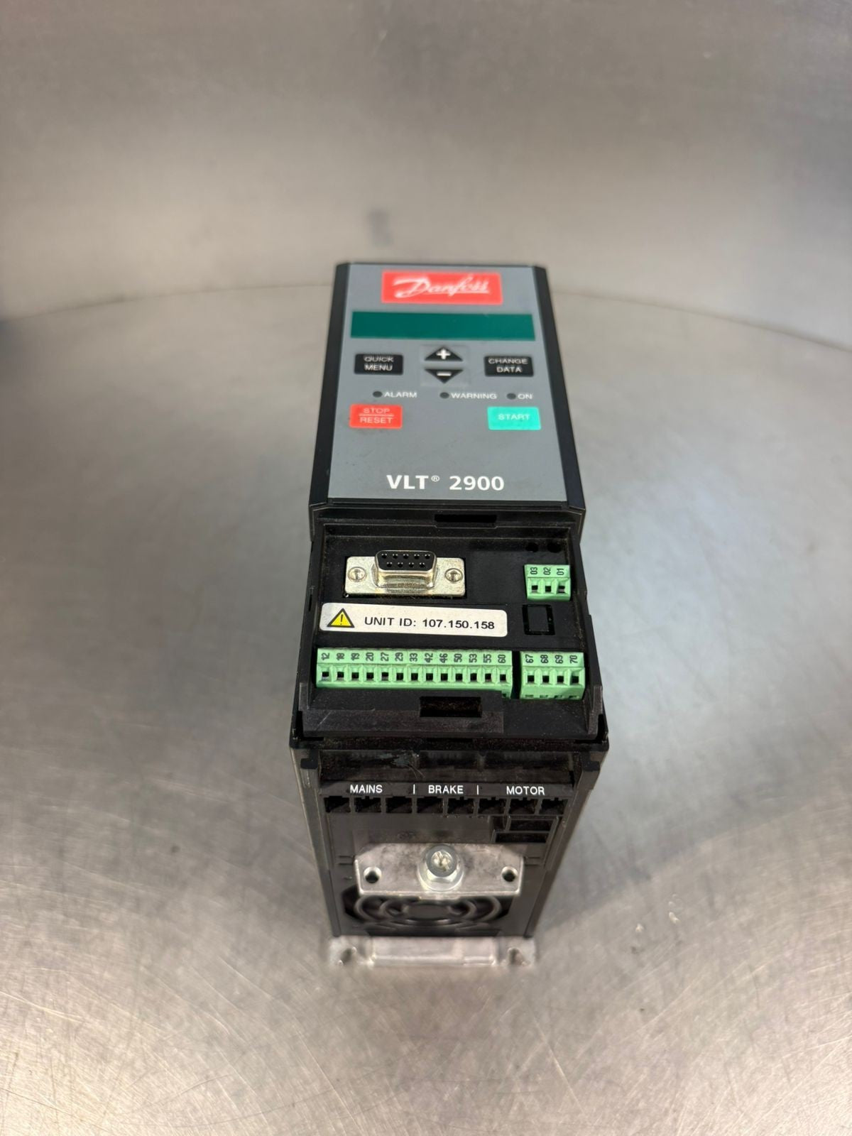 Danfoss Vlt 2900 195N2190 VLT2915PT4B20STR0DBF00A21C1 1.5kW 2HP    (3.3.4)