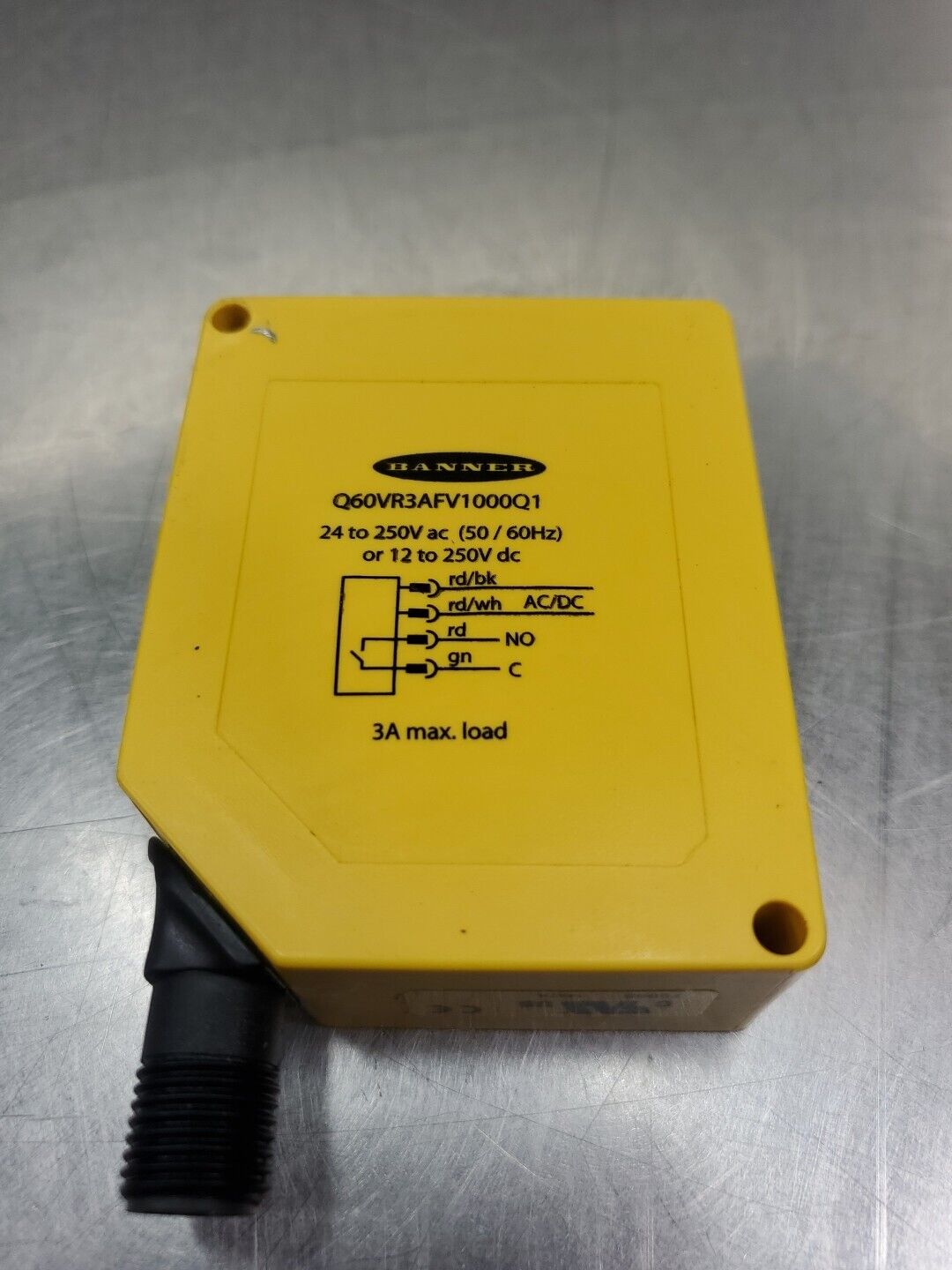 Banner Engineering Q60VR3AFV1000Q1 Adjustable Field Sensor.                5D-15