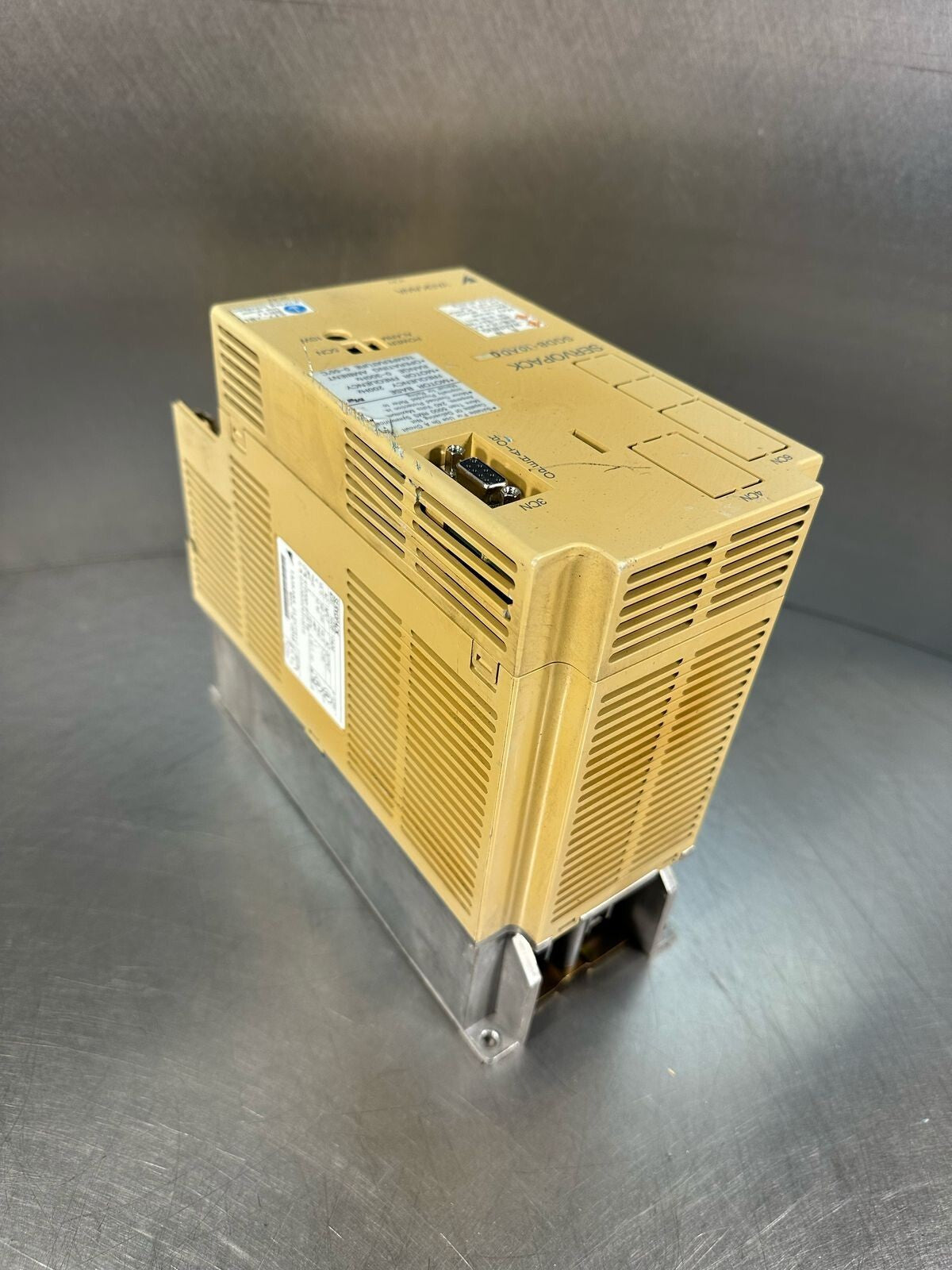 Yaskawa SGDB-10ADG    SGDB10ADG SERVO PACK                (8.4.6)