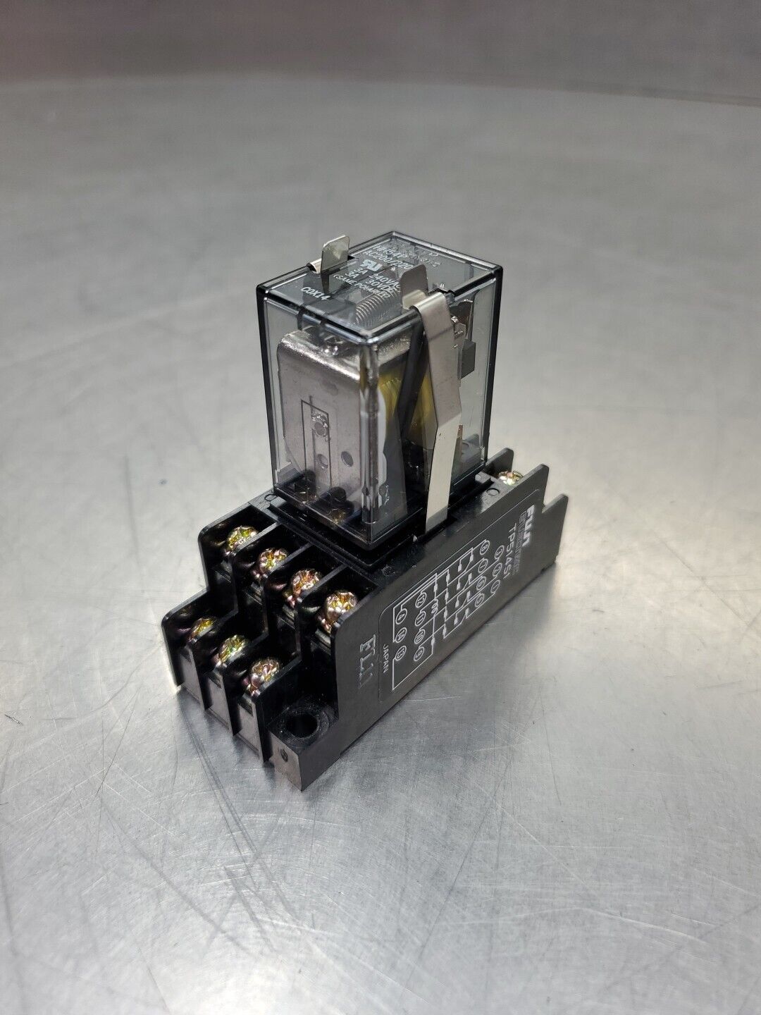 FUJI ELECTRIC TP514S1 Block w/HH54P 3A Relay.                              4E-35