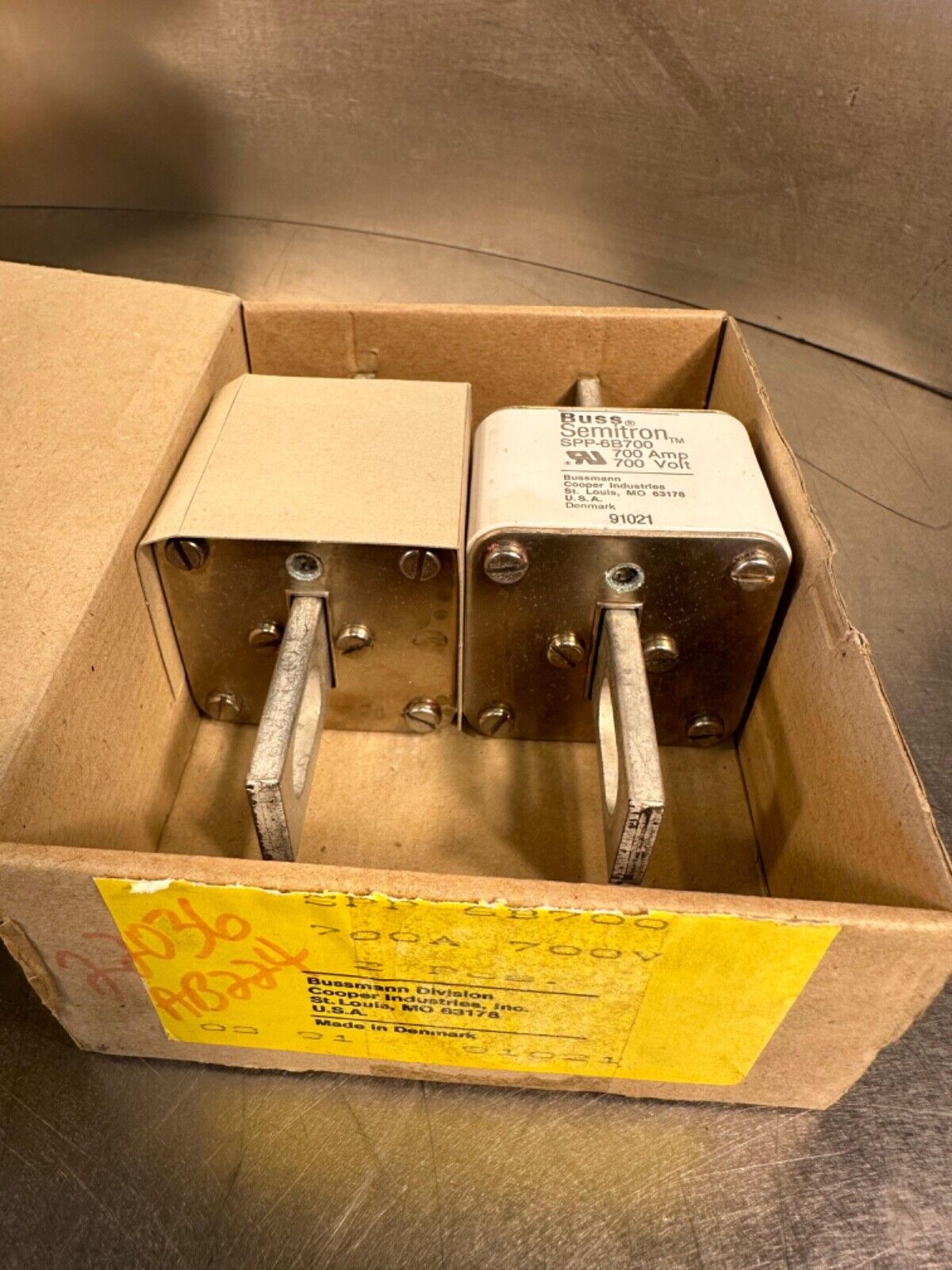 Buss Semitron SPP-6B700 700 AMP 700 VOLT (4B-17)