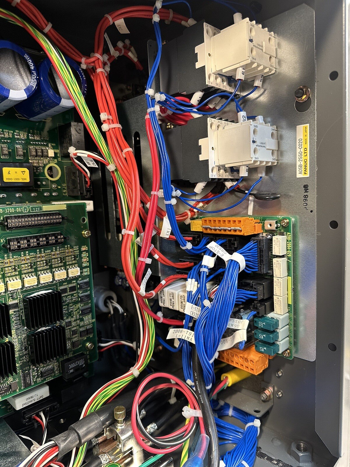 R-30ia Controller A05B-2551-B160 (Fanuc 200ic Industrial Robot)      (BIN-1.6.5)