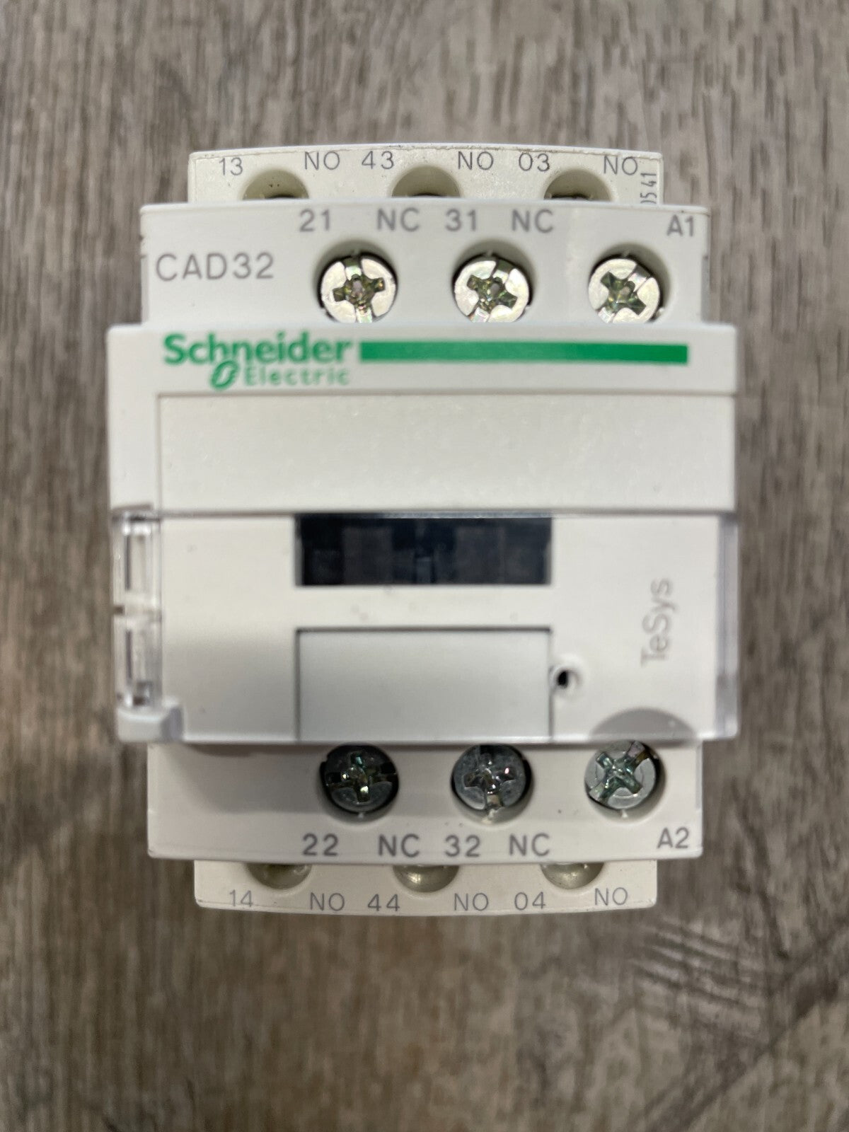SCHNEIDER ELECTRIC CAD32, 10A, 600V, 24VDC Coil, Contactor @2C