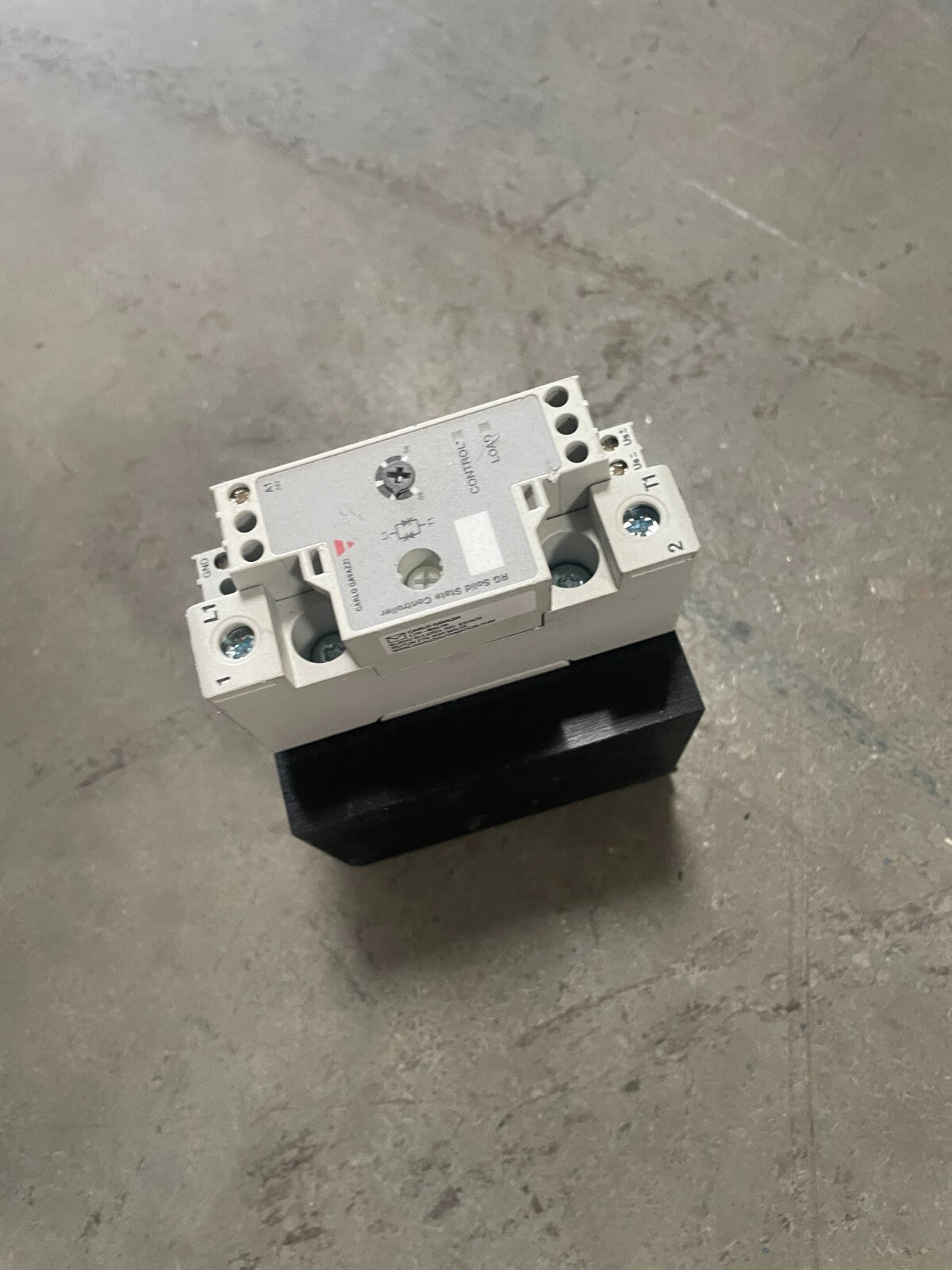CARLO GAVAZZI Solid State Relay  RGC1P60K62ED  @1E
