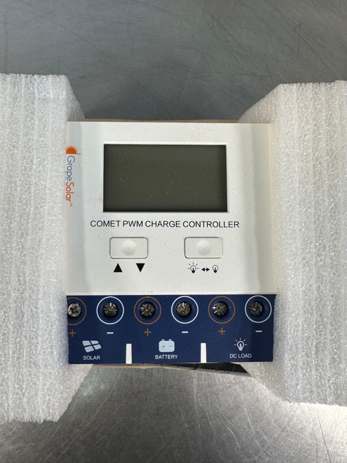 Grape Solar GS-PWM-COMET-40BT  40A 12/24V -V010200 (6D-13)