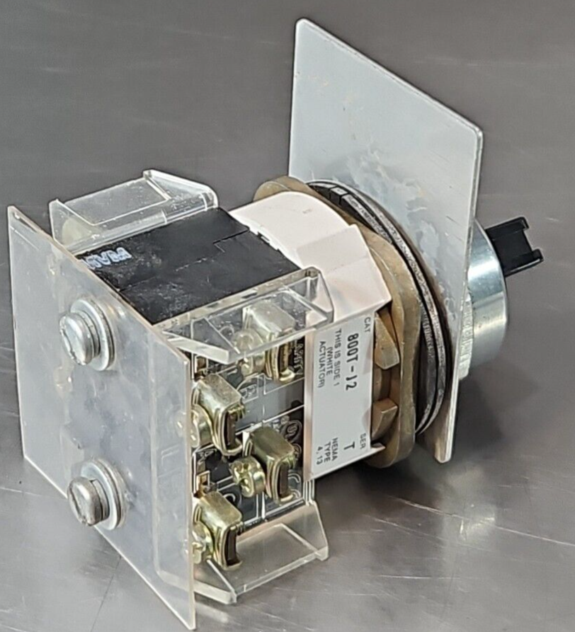 Allen Bradley 800T-J2 Series T 3 Position Selector Switch                loc4B18