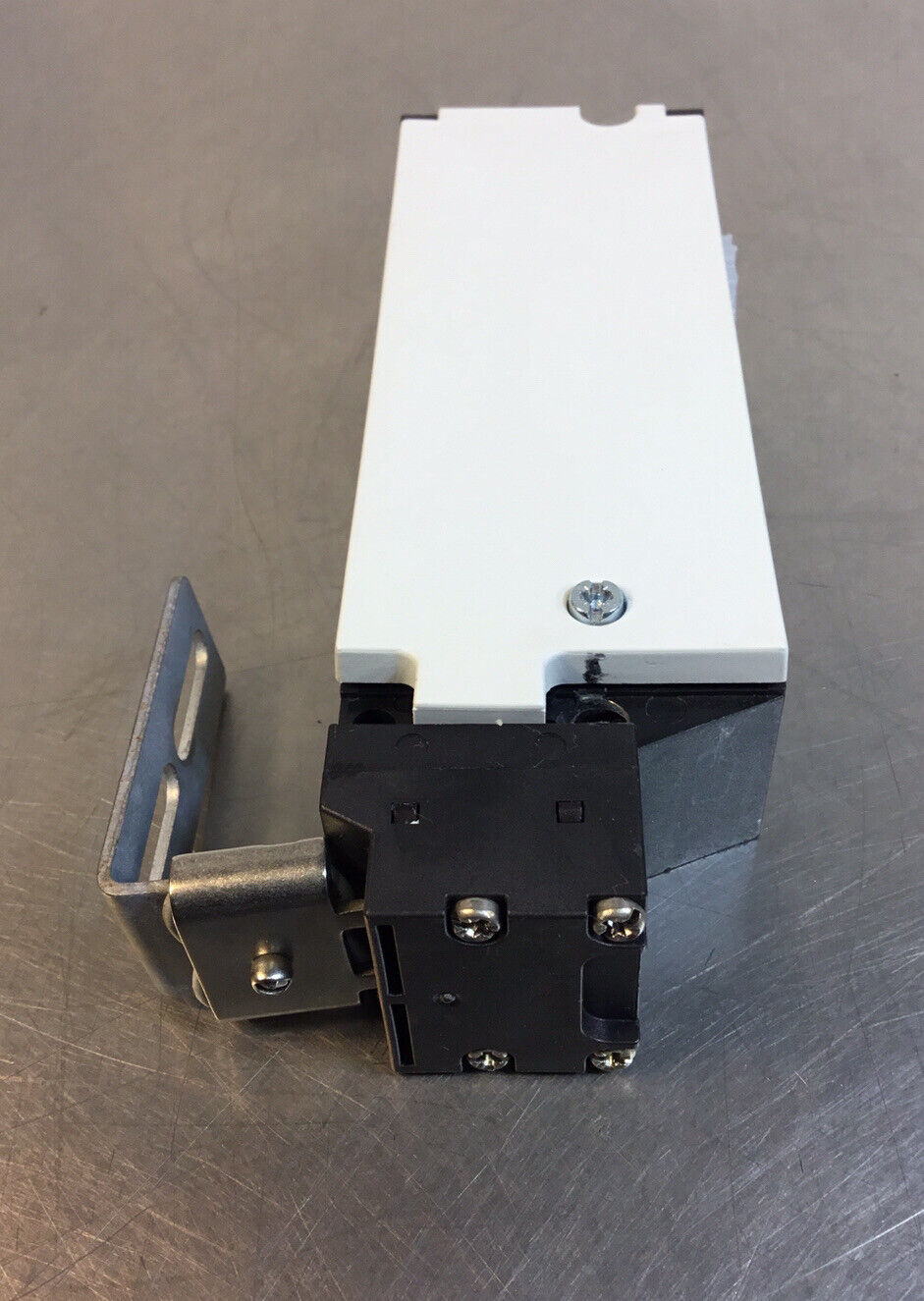 RITTAL SZ2418 SAFETY INTERLOCK  24VDC 8W (with bracket)                   5E-7/2