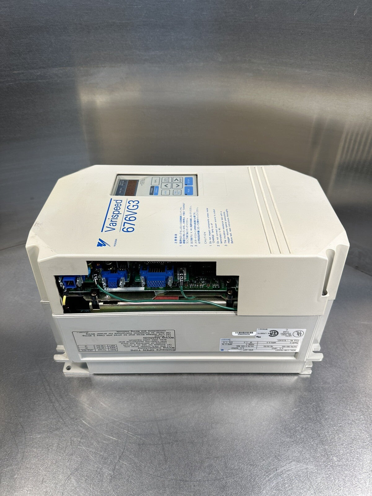 YASKAWA 676VG3  - CIMR-VGU40P7 frequency converter operation.  (Bin 1.1.3)