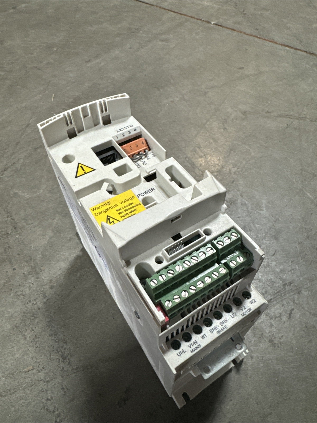 ABB ACS355-03U-05A6-4  Variable Frequency Drive      (BIN3.5.1)