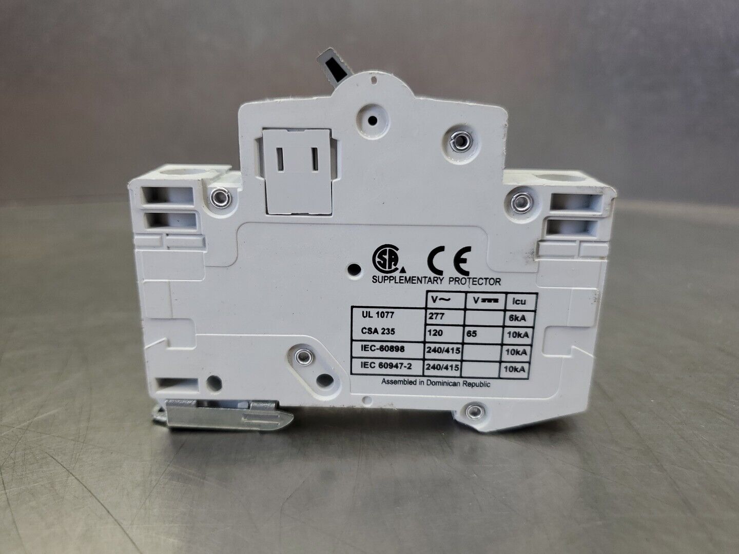 Cutler-Hammer C3 WMS1C03 Circuit Breaker. 240VAC, 1 Pole.                   4E-1