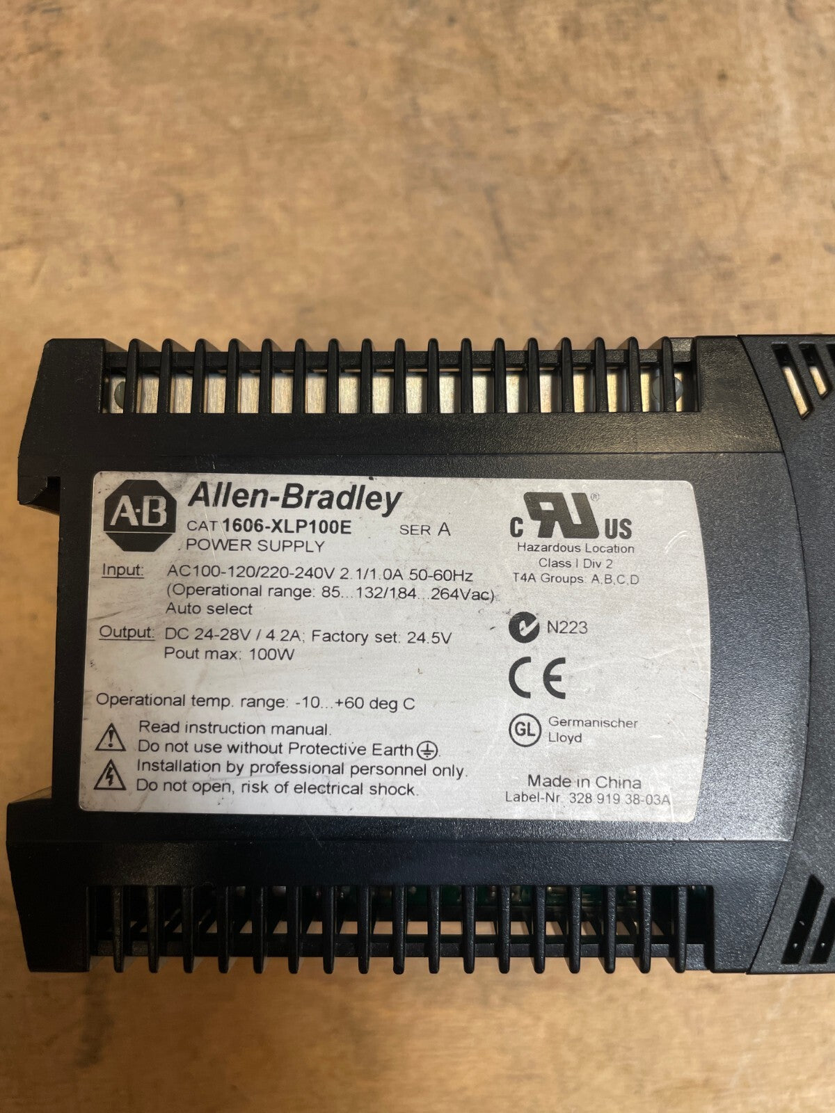 Allen-Bradley 1606-XLP100E Black 24-28v 100w max Compact Power Supply(BIN4.4.3)