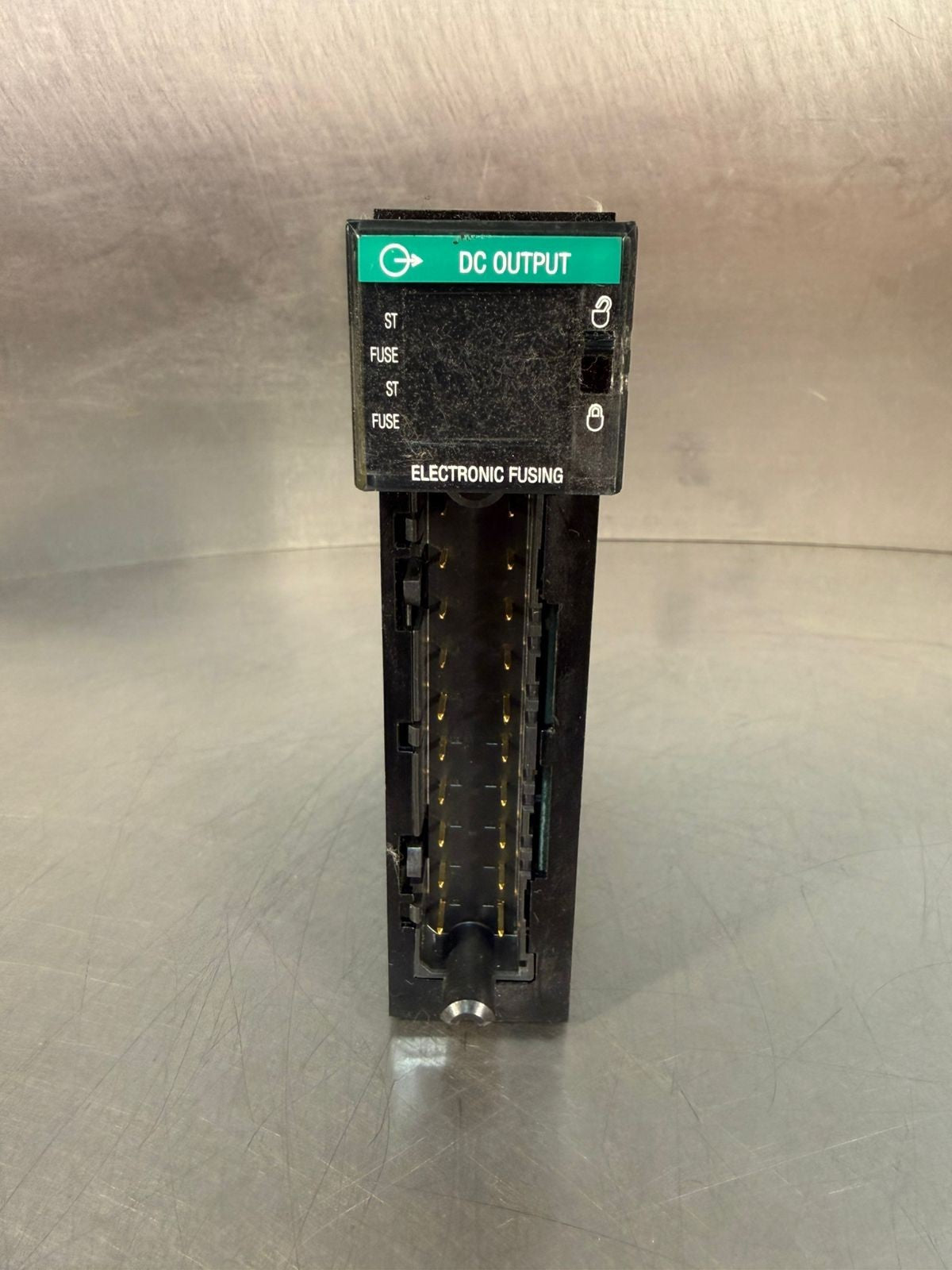Allen-Bradley 1756-0B16E /A Rev P01 Out 16Pt  96442275 1756-OB16E (7.2.3)