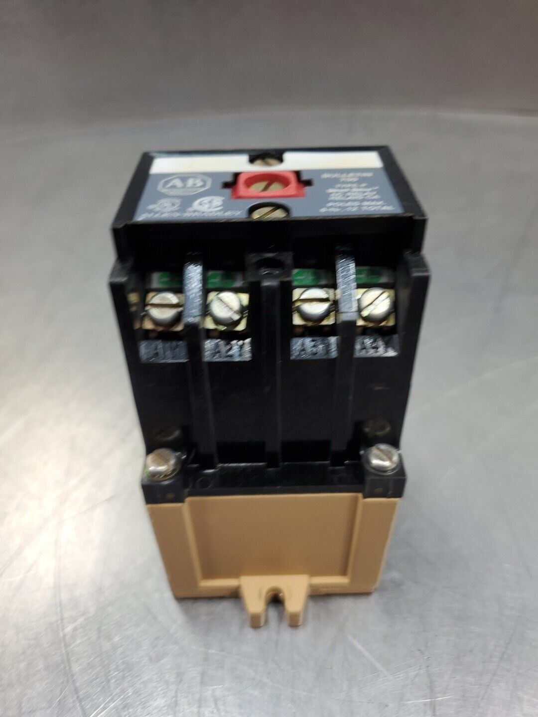 ALLEN BRADLEY 700-P400A1/B AC RELAY.                                       4D-31
