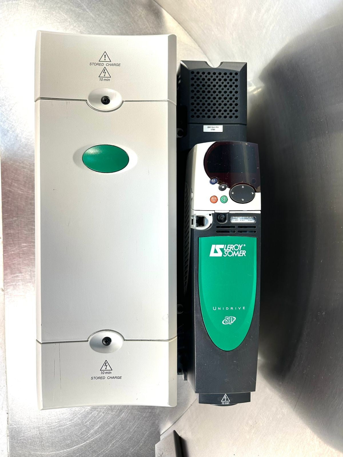 Leroyy Somer Unidrive SP4402 37/45Kw I/P 380-480V 50-60Hz 3Ph    (10.6.5)