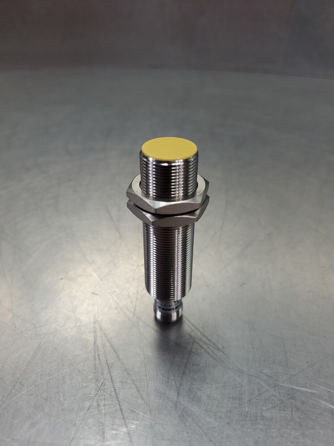 Turck BI8-M18E-AP6X-H1141 10-30VDC 200mA Proximity Sensor.                 5E-19