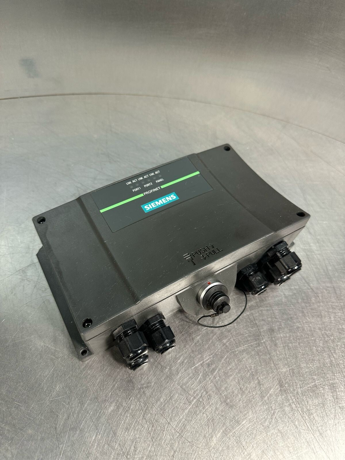 Siemens 6AV6-671-5AE11-0AX0 CONNECTIVITY BOX PLUS 6AV66715AE110AX0 (6.2.2)