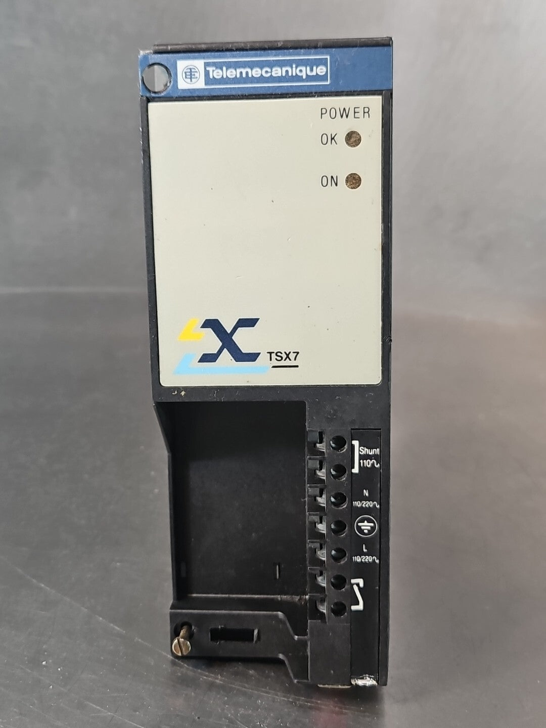 Telemecanique XTSX7 TSXSUP40 AL.40W 110-127/220-240VCA                  (BIN315)