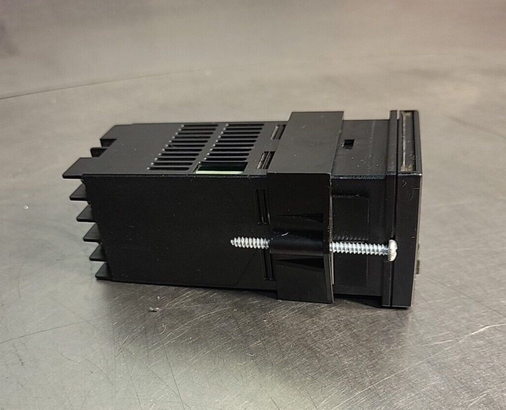 Red Lion Controls C48CP101 C48C TIMER             (BIN 3.2.3)