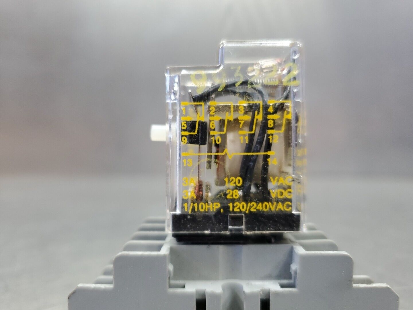 SQUARE D RS4M1P14V20 SER. B 120V RELAY w/8501 NR45 Base.                   4D-35